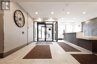 1270 Maple Crossing Blvd in Burlington, ON - Building Photo - Building Photo