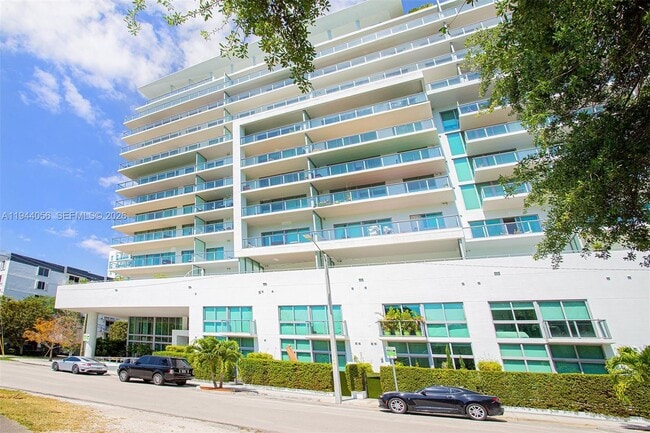 1600 SW 1st Ave in Miami, FL - Foto de edificio - Building Photo