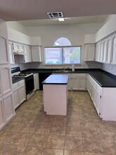 12100 Dos Rios Dr in El Paso, TX - Building Photo - Building Photo