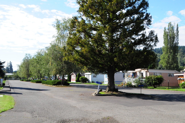 McMillin Meadows Mobile Home Park in Puyallup, WA - Foto de edificio - Building Photo