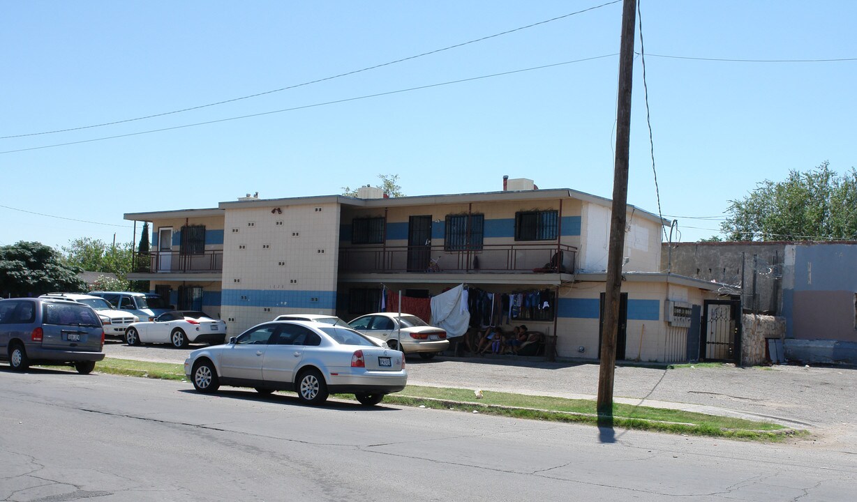 901 Hills St in El Paso, TX - Building Photo