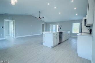 402 NE 31st Terrace in Cape Coral, FL - Building Photo - Building Photo