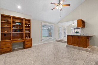 815 Millpond Dr in Sugar Land, TX - Building Photo - Building Photo