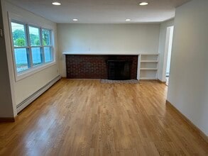 4 Rutledge Rd in Natick, MA - Building Photo - Building Photo