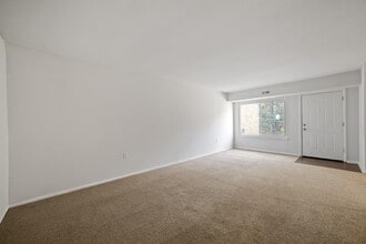 706 Timber Creek Rd in Lindenwold, NJ - Building Photo - Building Photo