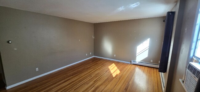 317 2nd St, Unit 5 in Excelsior, MN - Foto de edificio - Building Photo