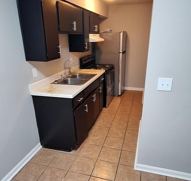 property at 670 Knox Blvd