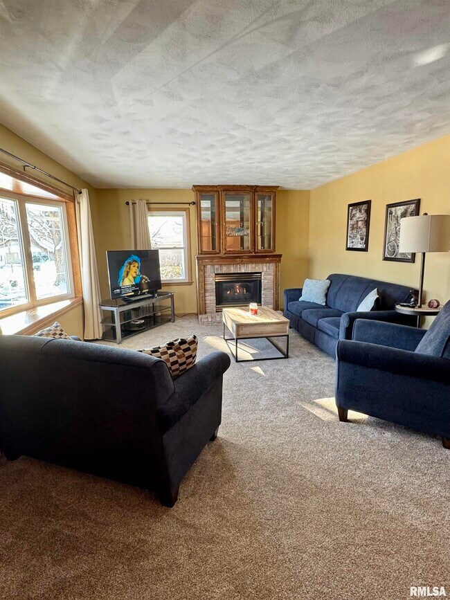 2116 32nd St in Rock Island, IL - Building Photo - Building Photo