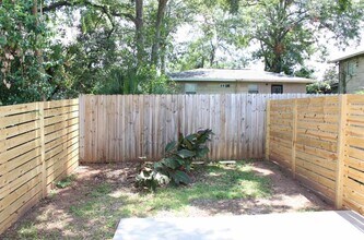 2141 Poppy St in Tallahassee, FL - Building Photo - Building Photo