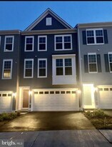 8177 Agnes Ln in Manassas, VA - Building Photo