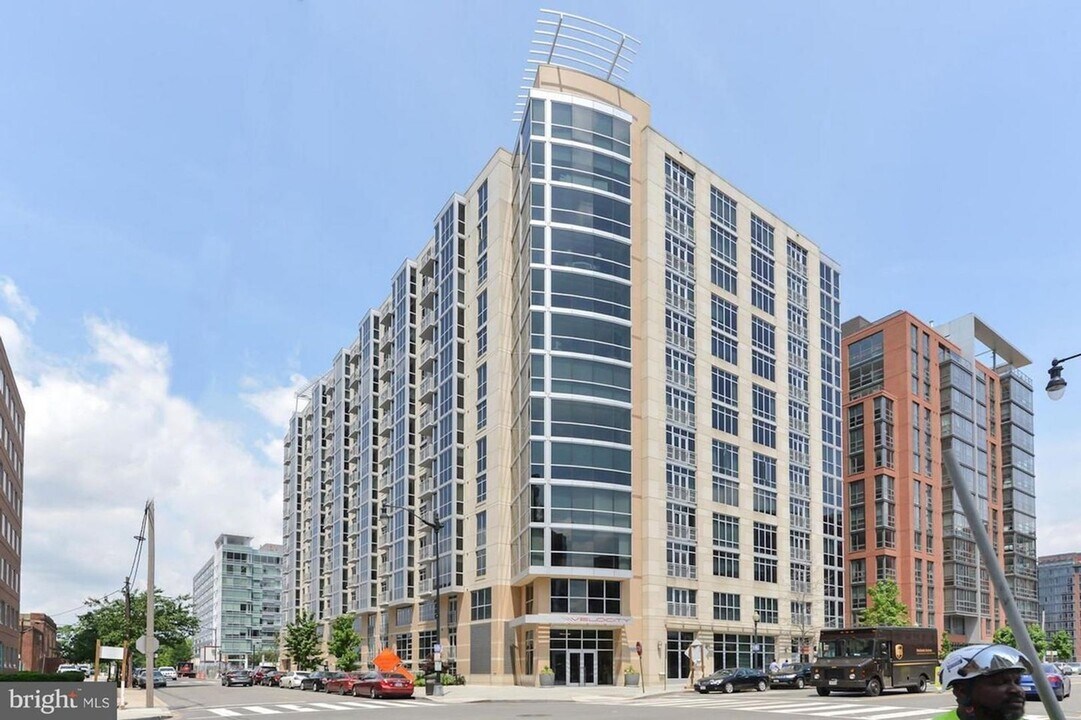 1025 1st St SE in Washington, DC - Building Photo