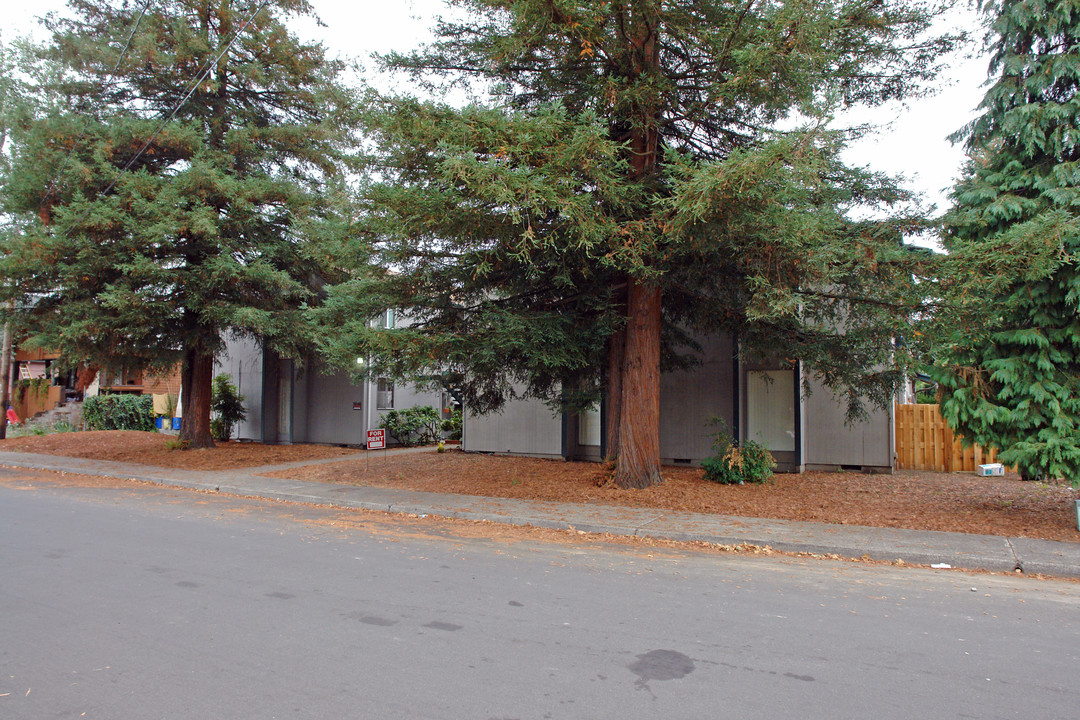 2547 Lee St SE in Salem, OR - Building Photo