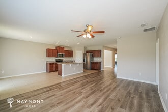 18523 Hunters Meadow Walk in Land O Lakes, FL - Building Photo - Building Photo