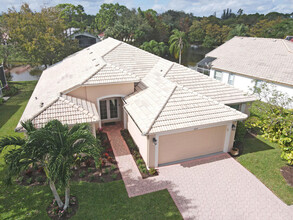 2559 Egret Lake Dr in Greenacres, FL - Building Photo - Building Photo