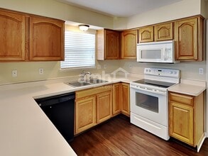 900 Suntree Dr in Westerville, OH - Building Photo - Building Photo