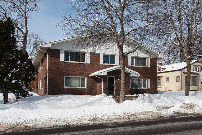 3515 Penn Ave N in Minneapolis, MN - Foto de edificio - Building Photo