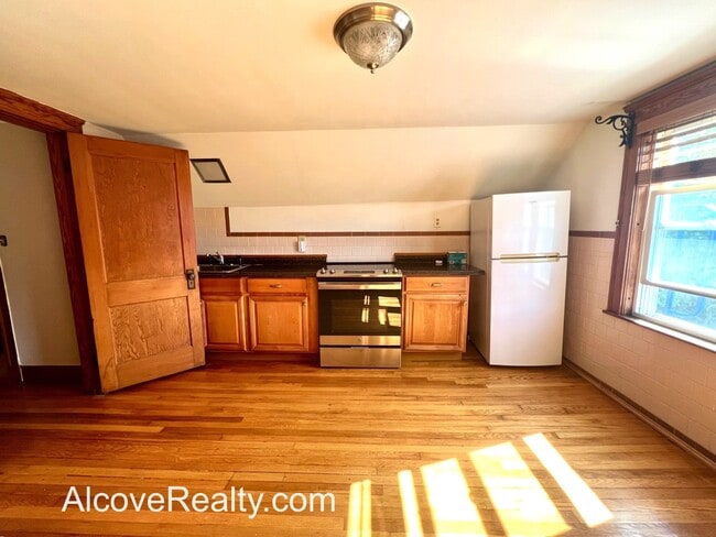 40 Alfred Rd, Unit 3