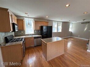 1318 S Campbell Rd in Royal Oak, MI - Building Photo - Building Photo