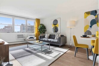 420 W Belmont Ave in Chicago, IL - Building Photo - Building Photo