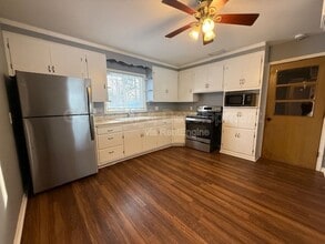 838 Whitlock Ave in Aurora, IL - Building Photo - Building Photo