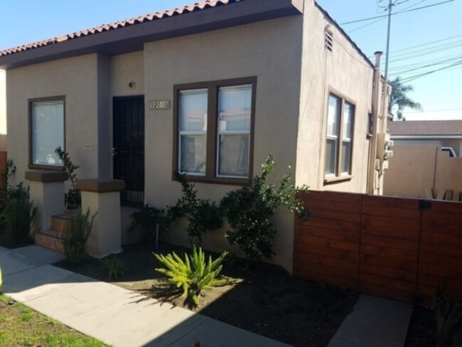 12006-12014 Walnut Street in Norwalk, CA - Building Photo - Building Photo