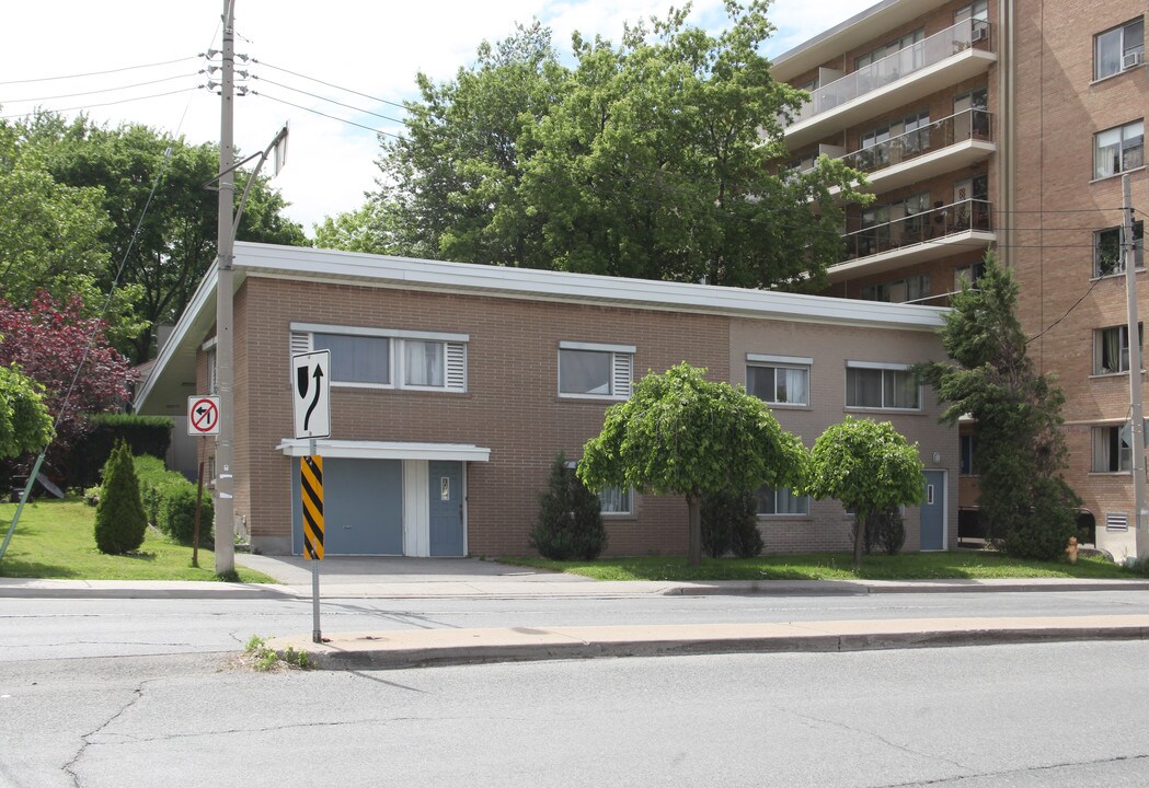 32 Evergreen Gdns in Toronto, ON - Building Photo