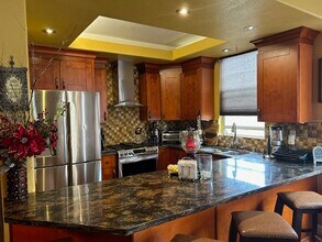 1020 S San Marino Way in Anaheim, CA - Building Photo - Building Photo