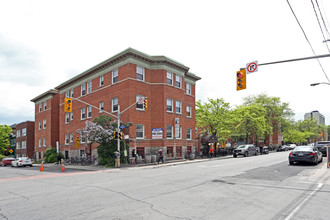 Elgin Court in Ottawa, ON - Building Photo - Building Photo