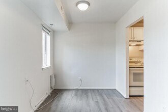 7598 Gales Ct, Unit 004 in Manassas, VA - Building Photo - Building Photo