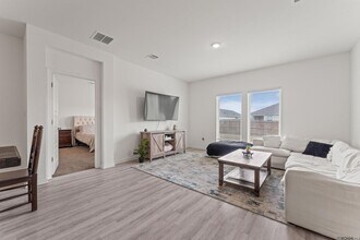 12780 Sweetleaf Ave in Denham Springs, LA - Foto de edificio - Building Photo