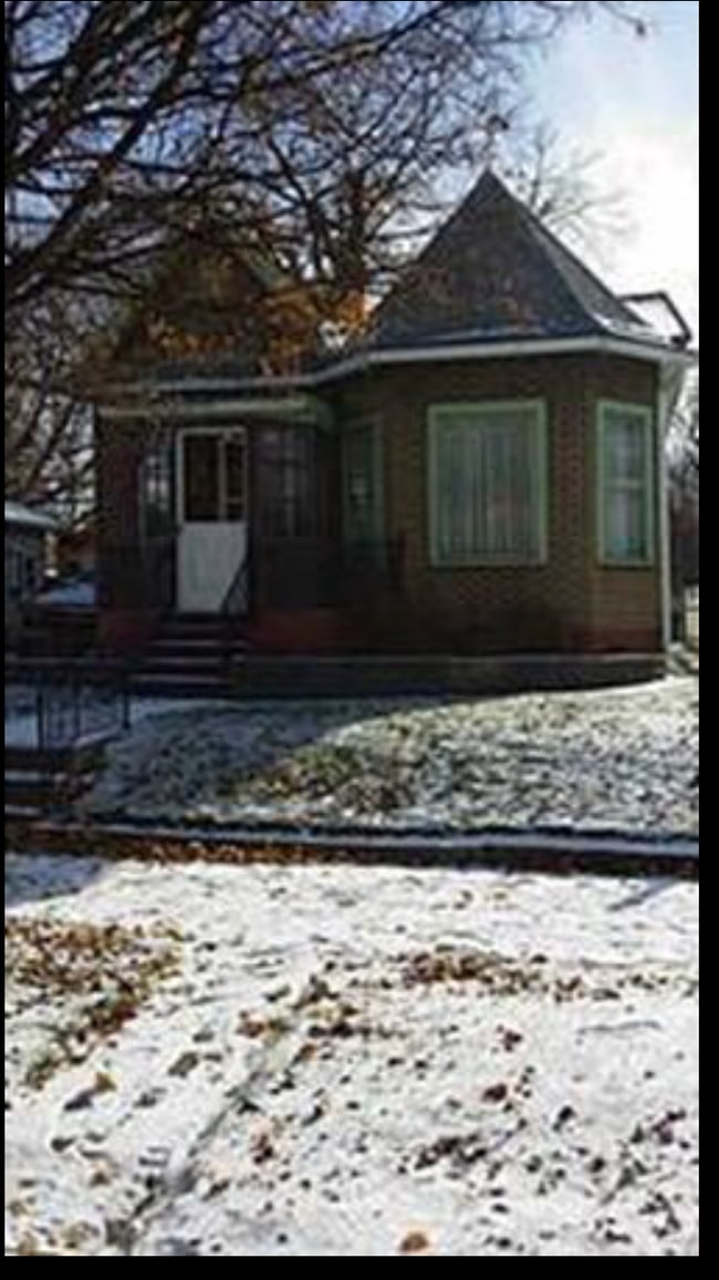 property at 335 W 2nd St