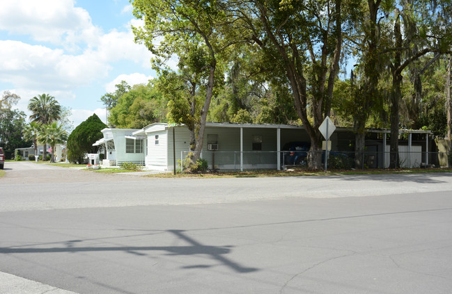 Friendly Park in Zephyrhills, FL - Building Photo - Building Photo