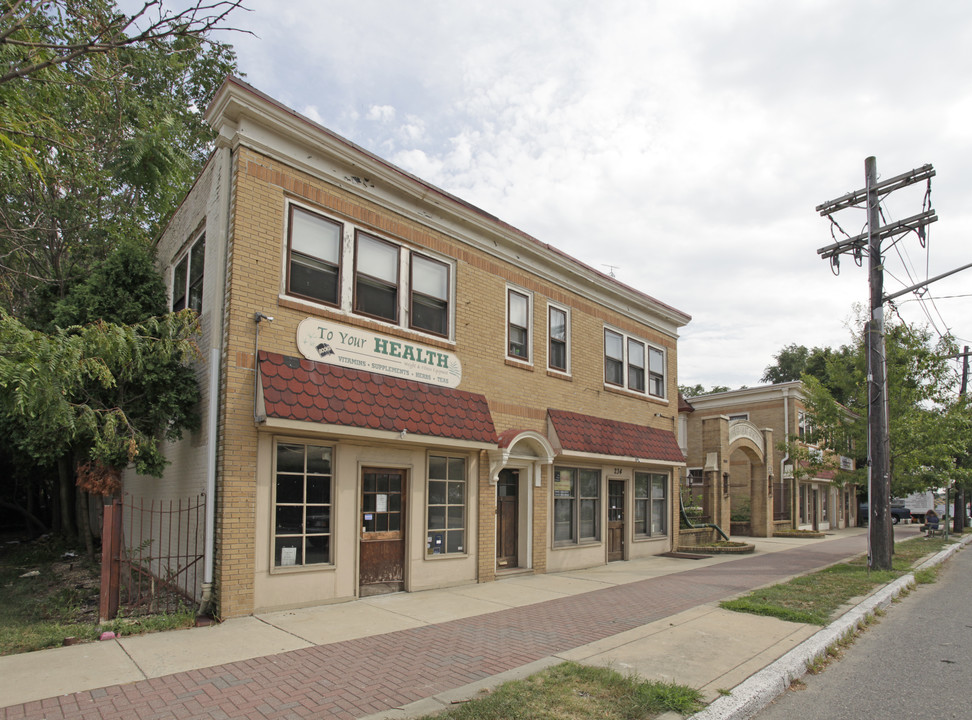 232-240 S Broad St in Woodbury, NJ - Building Photo