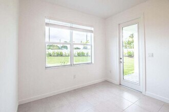 4819 Navali Dr in Wellington, FL - Building Photo - Building Photo