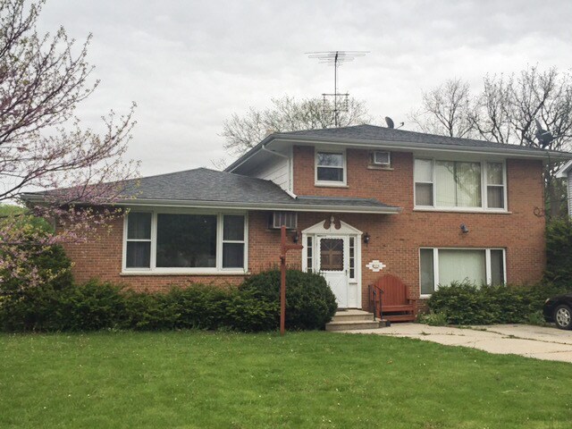 509 S State St in Hampshire, IL - Building Photo
