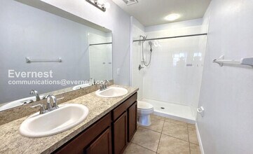 14418 Scottburgh Glen Dr in Wimauma, FL - Building Photo - Building Photo