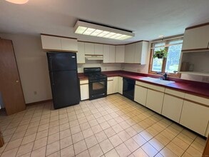 41 Chestnut St in Branford, CT - Building Photo - Building Photo