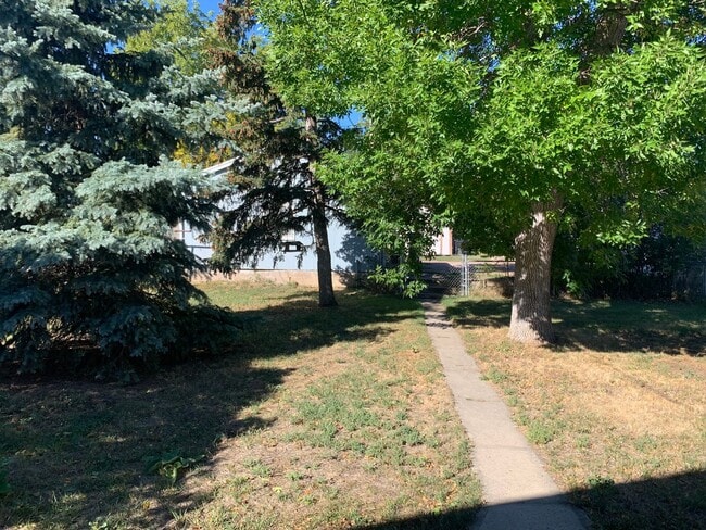 1021 Dilger Ave in Rapid City, SD - Building Photo - Building Photo