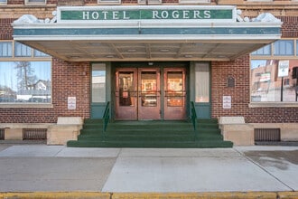 The Downtown Rogers in Beaver Dam, WI - Foto de edificio - Building Photo