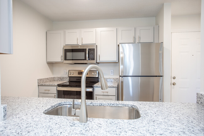 Brookefield Apartments in Raleigh, NC - Building Photo - Interior Photo