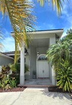 1506 Lantana Ct in Weston, FL - Building Photo