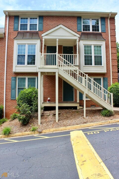 200 E Cloverhurst Ave in Athens, GA - Building Photo