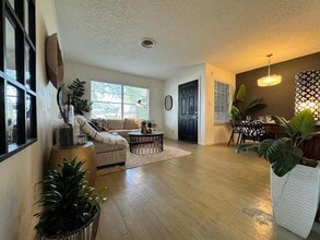 7006 Jalna St in Houston, TX - Building Photo - Building Photo