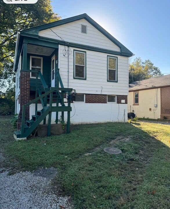 515 Lincoln Ave in Cannelton, IN - Foto de edificio