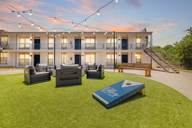 Villas at 1404 in Fort Worth, TX - Foto de edificio - Building Photo