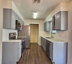 108 Quail Valley Dr in Kerrville, TX - Building Photo - Building Photo