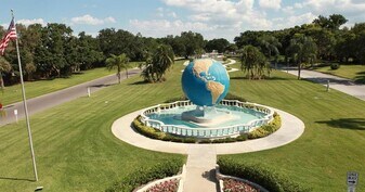 2384 Tahitian Ln in Clearwater, FL - Building Photo