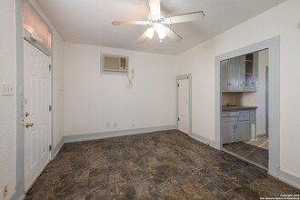 129 Caldwell St, Unit 1 in San Antonio, TX - Building Photo - Building Photo