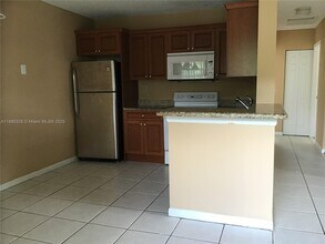 11502 NW 43rd St in Coral Springs, FL - Foto de edificio - Building Photo