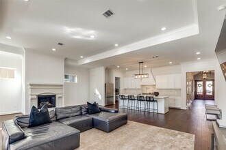 16011 Bridges Fairway Ln in Houston, TX - Building Photo - Building Photo